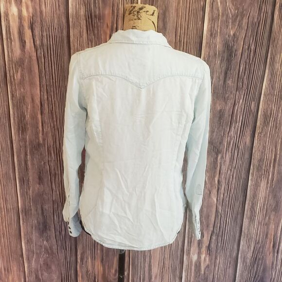 Lucky Brand Snap Button Top - Picture 4 of 12